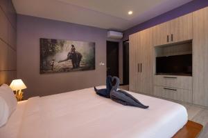 Stunning 4 bedrooms pool villa at Rawai kokmakham 2