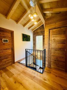Chalets Chalet Monarch - Les Carroz - Sauna, Spa & vue Montagnes : photos des chambres