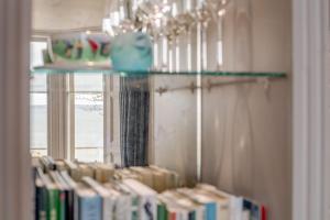 Gillespie Apartments - Golfers Dream