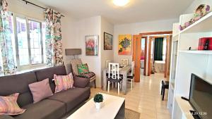 2 bedroom flat 100m from the beach with huge terrace