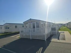 Modern caravan Robin Hood Rhyl - 拉尔