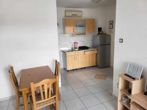 One bedroom apartment on the beach Zaratic Jezera