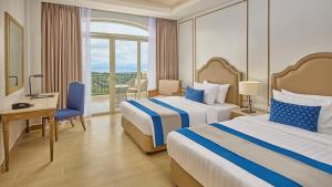 Twin Lakes Hotel near Tagaytay