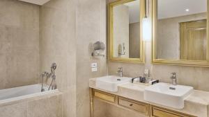 Twin Lakes Hotel near Tagaytay