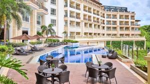 Twin Lakes Hotel near Tagaytay