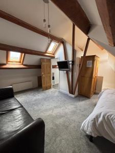 Bakewell - Large Town House in the centre of town