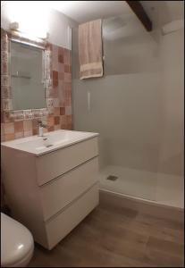 Au jardin de la ferme - gite roses rouges