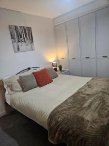 No 14, 3 BEDwith SMART TVs, Fully Fitted Kitchen, Ample PARKING, Ideal for TRADES, BUSINESS, and NC500 longer stays contact Langley Cottages and Apartments, VAT registered