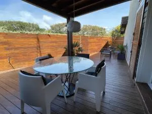 Réf 263, Seignosse océan, Villa Patio classée 3 étoiles avec Wifi à 150m de la plage, en bordure de forêt avec place de parking et piscine commune - Seignosse