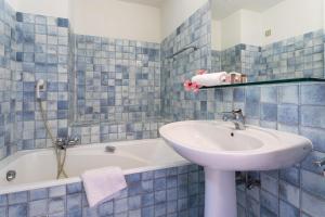 Villas LA SOLEILLADE VI4451 By Riviera Holiday Homes : photos des chambres