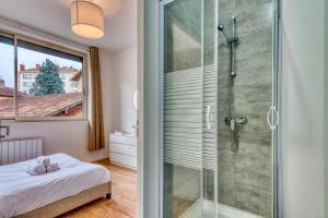 Appartements L’Epicea - RDJ duplex proche metrohopital : photos des chambres