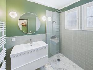 Maison pour 8 - Piscine chauffée - 800m de la plage