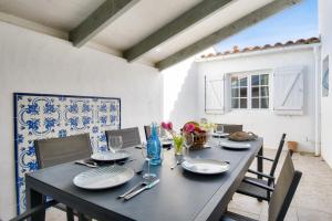 Maison pour 7 à 900m de la plage avec jardin