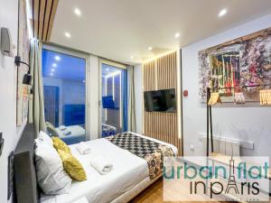 Urban Flat 129 - Sublime Art Love Champs-Elysees