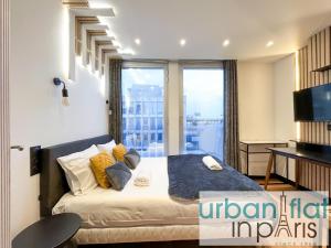 Urban Flat 129 - Sublime Art Love Champs-Elysees