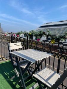 Central 2 bedroom flat by Brighton train station