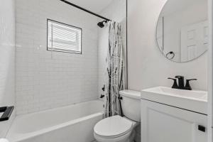 Cozy 3 Bed 2 Bath near Northwood