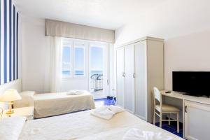 Deluxe Triple Room with Frontal Sea View