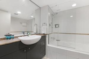 KozyGuru | Haymarket Great view Studio