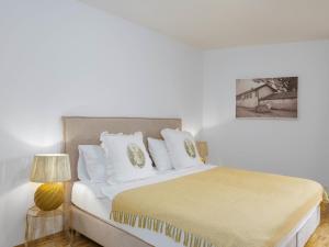 Apartment Suite Modern-17 by Interhome