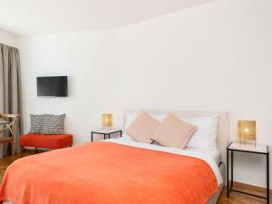 Apartment Double Room Modern-2 by Interhome