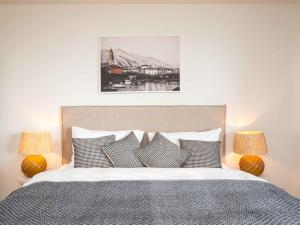 Apartment Suite Modern-18 by Interhome