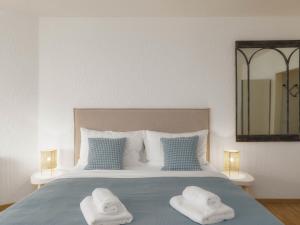 Apartment Double Room Modern-9 by Interhome