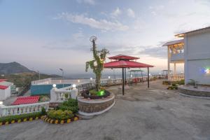 Paatli Fort Estate Resort