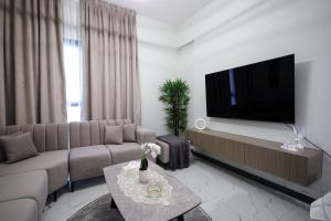 2 Bedroom Elegant Apartment in Dubailand