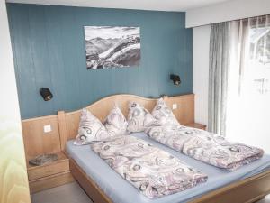 Apartment Venetz-2 by Interhome