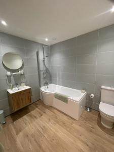 Estuarys Rest Studio Apartment at Galwad Y Mor