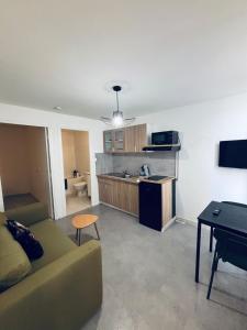 Meneau 2- Center-Wifi- Connected TV