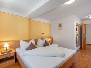 Apartment Rosa-2 by Interhome