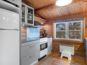 Holiday Home Doris - 150m from the sea by Interhome