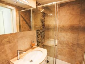 Apartment Cristal-6 by Interhome