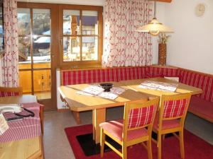 Apartment Apart Garni Royal-2 by Interhome