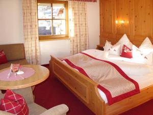 Apartment Apart Garni Royal-2 by Interhome