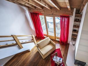 Apartment Chesa Alossa by Interhome