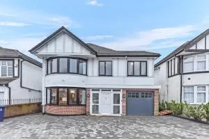 Spacious home perfect for family holiday - Mill Hill