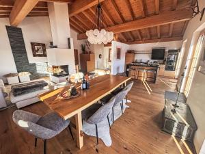 Chalet Vista dal Dragun by Interhome