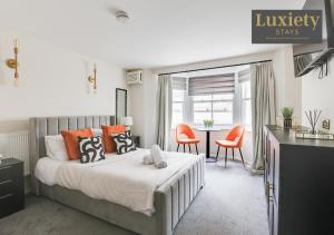 Stylish Studio By Luxiety Stays Short Lets & Serviced Accommodation Southend on sea With Smart TV, Netflix, Nr High Street