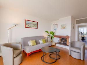 Apartment Les Côteaux du Préconil-7 by Interhome