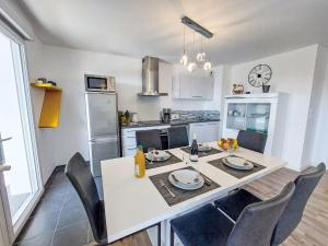 Appartements Apartment Grand Balcon- Piscine et proche du Port by Interhome : photos des chambres