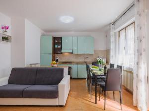 Apartment Appartamento Sofia by Interhome