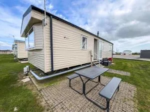 Modern 6 Berth Caravan With Wifi At St Osyth Beach In Essex Ref 28051Fv - Jaywick Sands