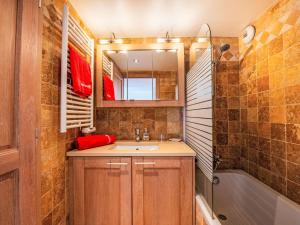 Apartment Le Domaine de la Baie-4 by Interhome