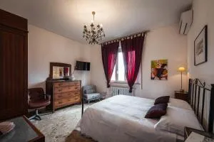 Casa Fuori Casa -appartamento con Aria Condizionata, Parcheggio Auto, Garage Moto, Box Bici - Ponticelli