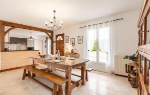 Maisons de vacances 3 Bedroom Awesome Home In Atur : photos des chambres