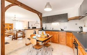 Maisons de vacances 3 Bedroom Awesome Home In Atur : photos des chambres