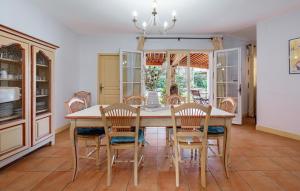 4 Bedroom Gorgeous Home In Fayence